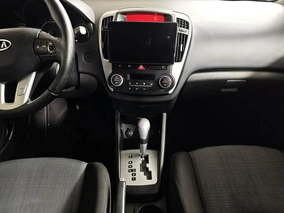 Kia Ceed 1.6 AT (122 л.с.) Бежевый в АВИЛОН. Слайд №14