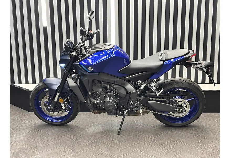 Yamaha MT-09 890 см³ (119 л.с.) (119) 890 Синий в АВИЛОН. Слайд №3