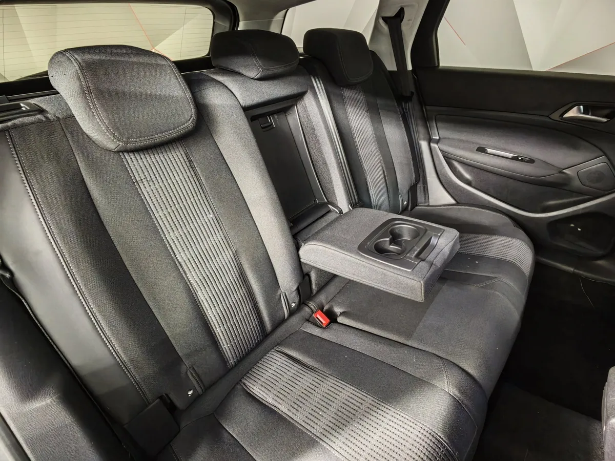 Peugeot 308 1.6 HDi 6AMT (109 л.с.) Серый в АВИЛОН. Слайд №15