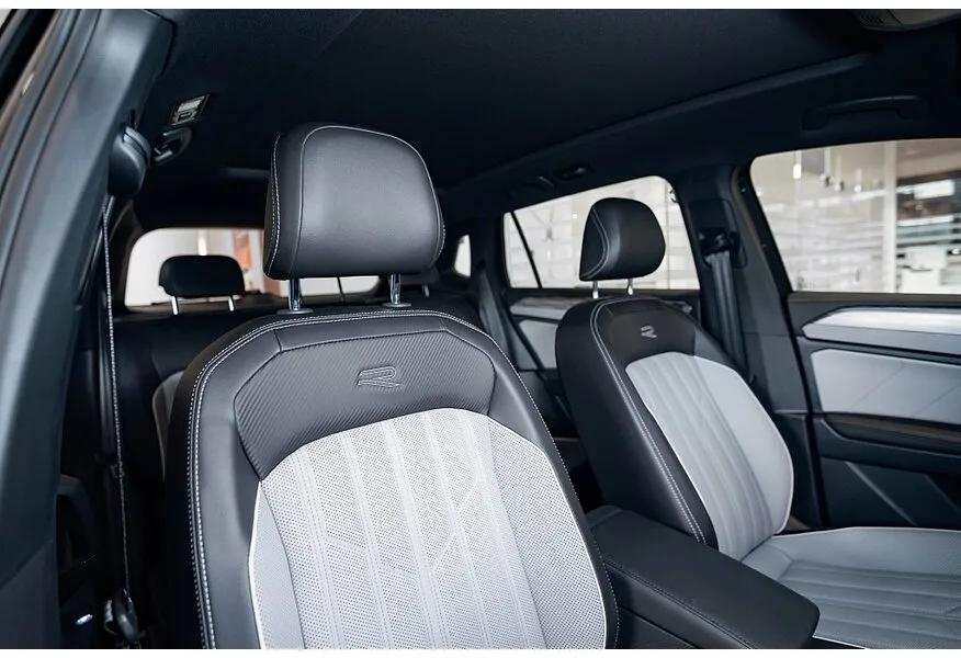 Volkswagen Tayron 2.0 7DSG AWD (220 л.с.) R-Line Pro Черный в АВИЛОН. Слайд №14