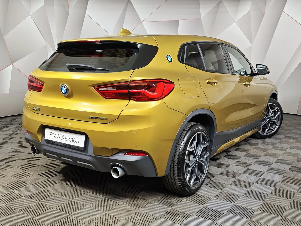 BMW X2 20i xDrive AT (192 л.с.) M Sport Золотой в АВИЛОН. Слайд №2