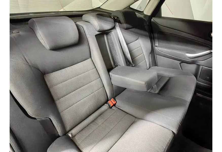 Ford Mondeo 2.3 AT (161 л.с.) Ambiente Черный в АВИЛОН. Слайд №13