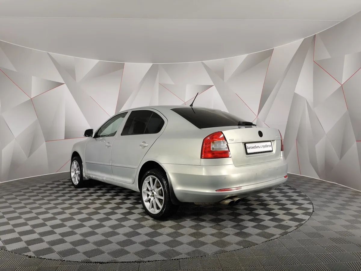 Skoda Octavia 1.8 TSI MT (152 л.с.) Ambition (CKD) Серебристый в АВИЛОН. Слайд №4
