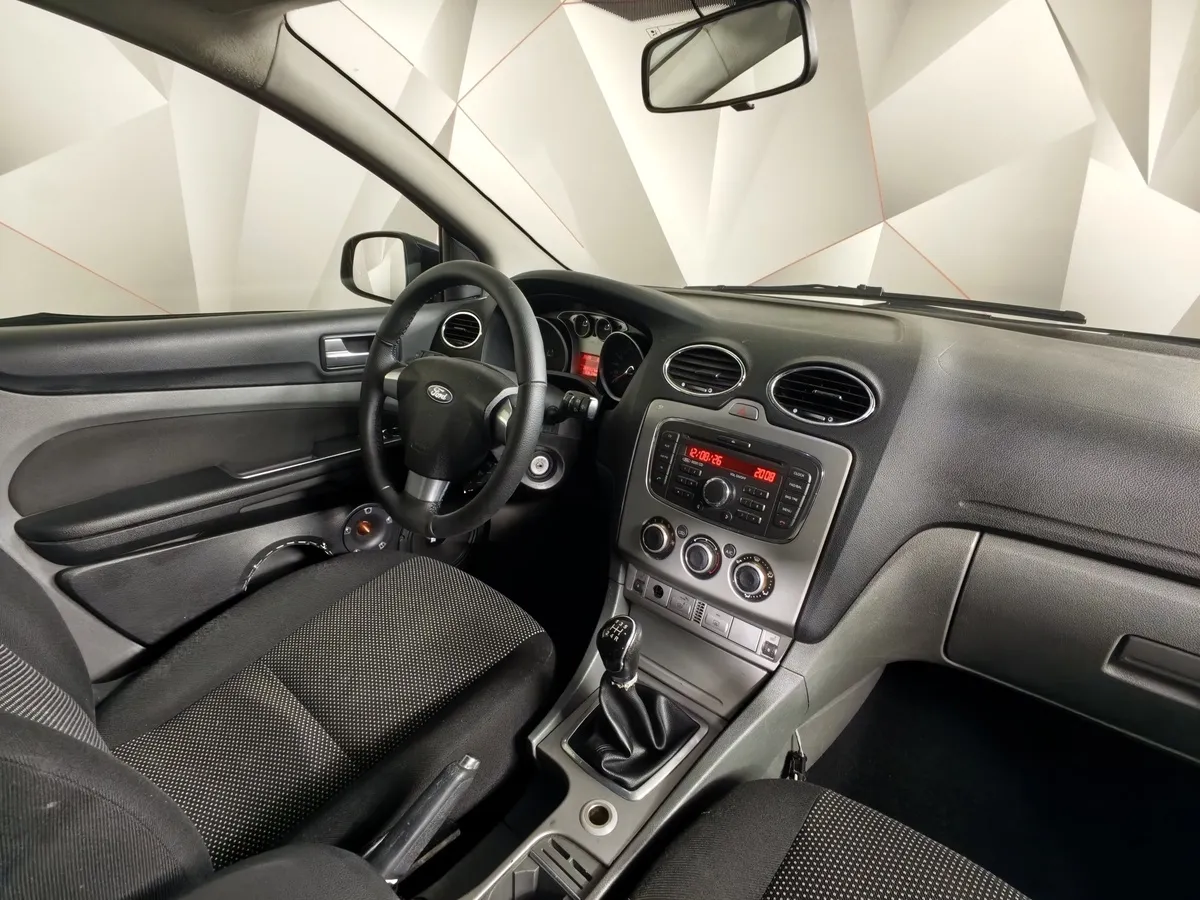 Ford Focus 1.6 MT (101 л.с.) Черный в АВИЛОН. Слайд №12