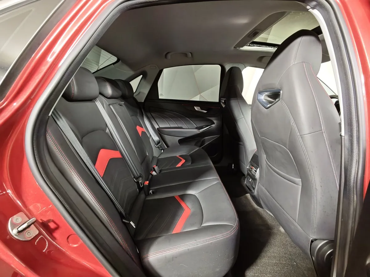 Kaiyi E5 1.5 CVT 2WD (147 л.с.) Luxury Красный в АВИЛОН. Слайд №16