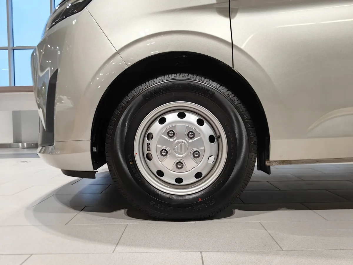Foton View 2.0D 6MT RWD (159 л.с.) H1 1990 Серебристый в АВИЛОН. Слайд №17