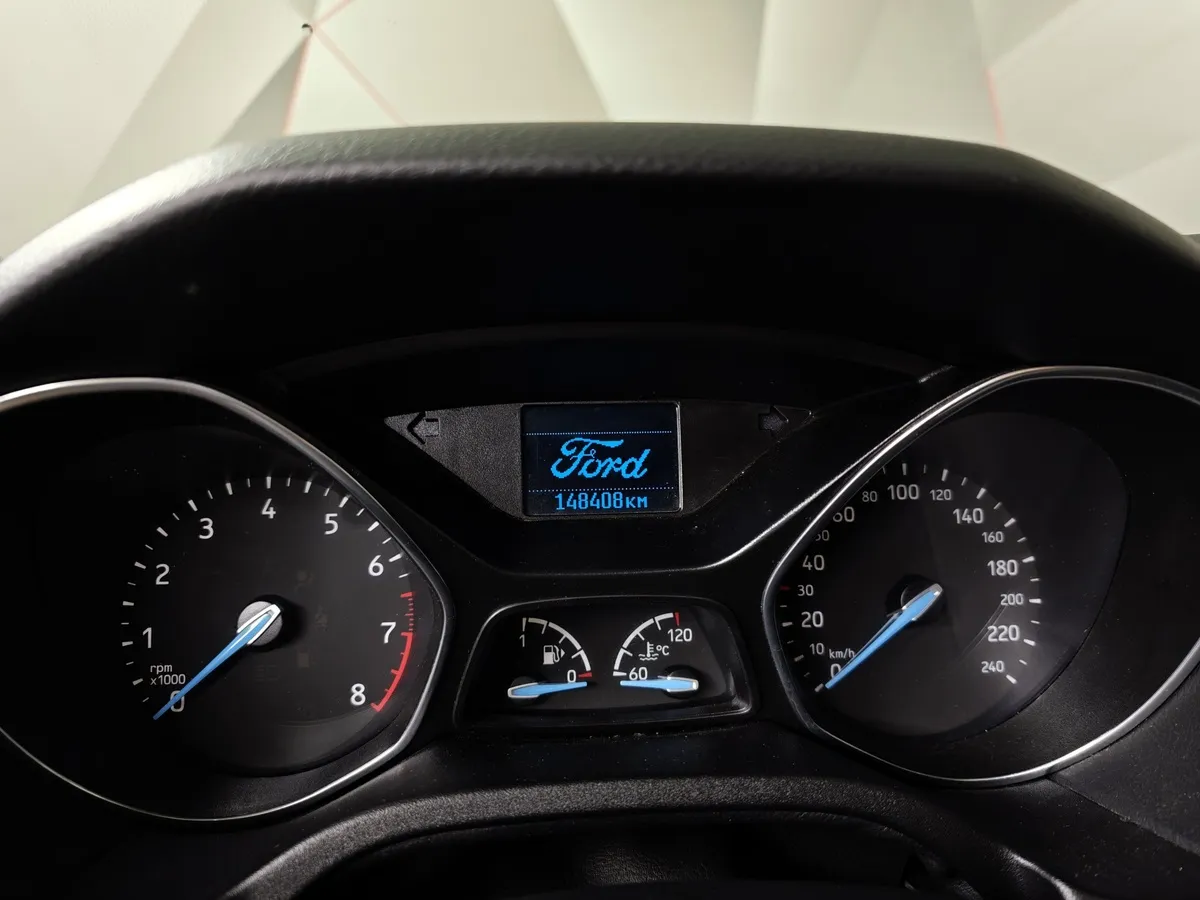 Ford Focus 1.6 PowerShift (105 л.с.) Trend Белый в АВИЛОН. Слайд №16