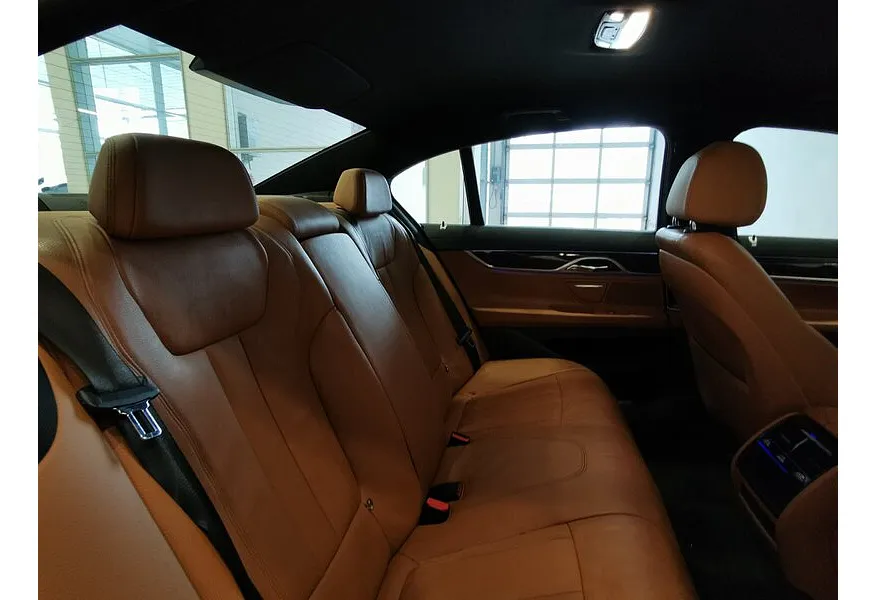 BMW 7 серия 730i Steptronic (258 л.с.) Черный в АВИЛОН. Слайд №14