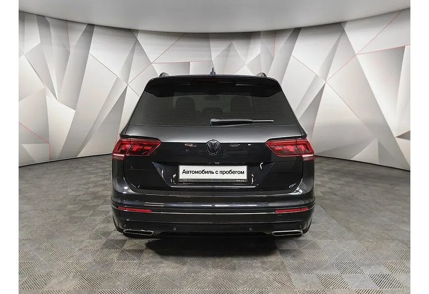 Volkswagen Tiguan 380 TSI 2.0 DSG 4WD (220 л.с.) R-Line Highline Черный в АВИЛОН. Слайд №8