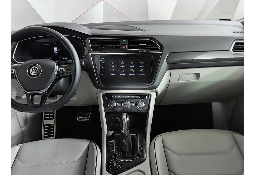 АВИЛОН - Volkswagen Tiguan 2.0 TSI 4Motion DSG (220 л.с.) Sportline Белый - slide 9