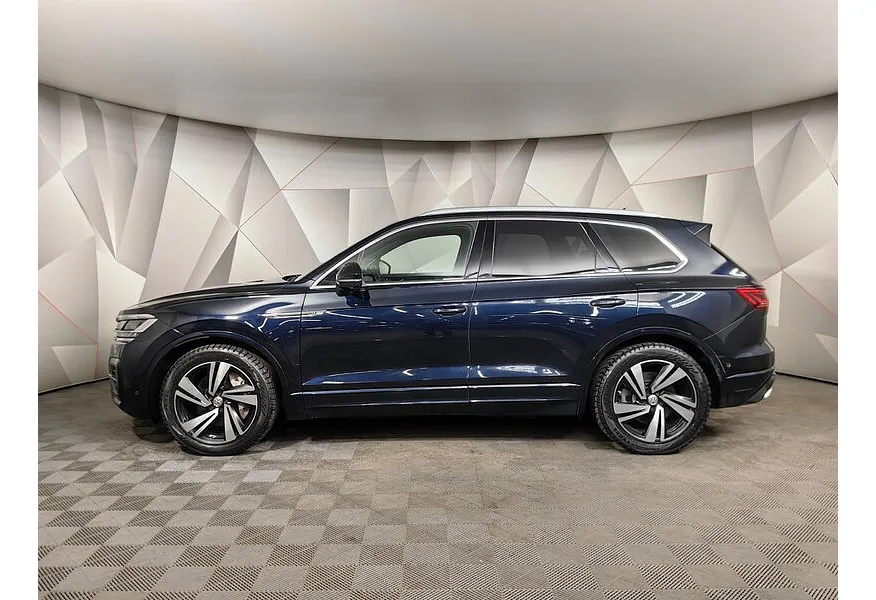 Volkswagen Touareg 3.0 TSI Tiptronic 4Motion (340 л.с.) R-Line Черный в АВИЛОН. Слайд №5