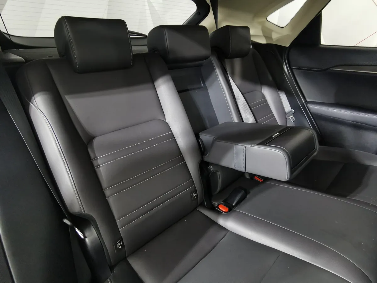 Lexus NX 200t АТ AWD (238 л.с.) Черный в АВИЛОН. Слайд №16