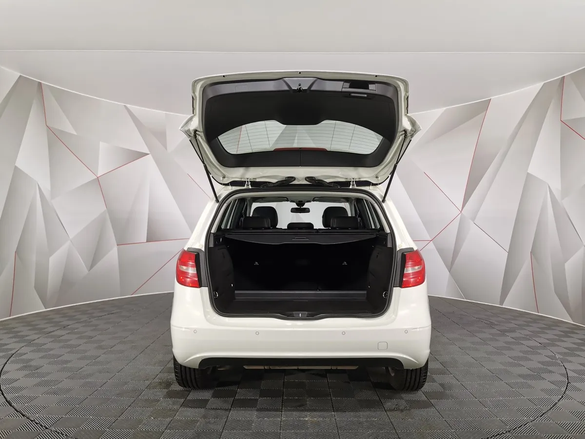Mercedes-Benz B-Класс B 200 BlueEfficiency 7G-DCT (156 л.с.) Белый в АВИЛОН. Слайд №11