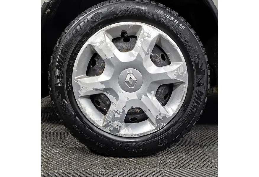 Renault Logan 1.6 MT (102 л.с.) Бежевый в АВИЛОН. Слайд №9