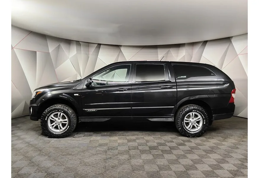 SsangYong Actyon 2.3 MT 4WD (150 л.с.) Elegance Черный в АВИЛОН. Слайд №5