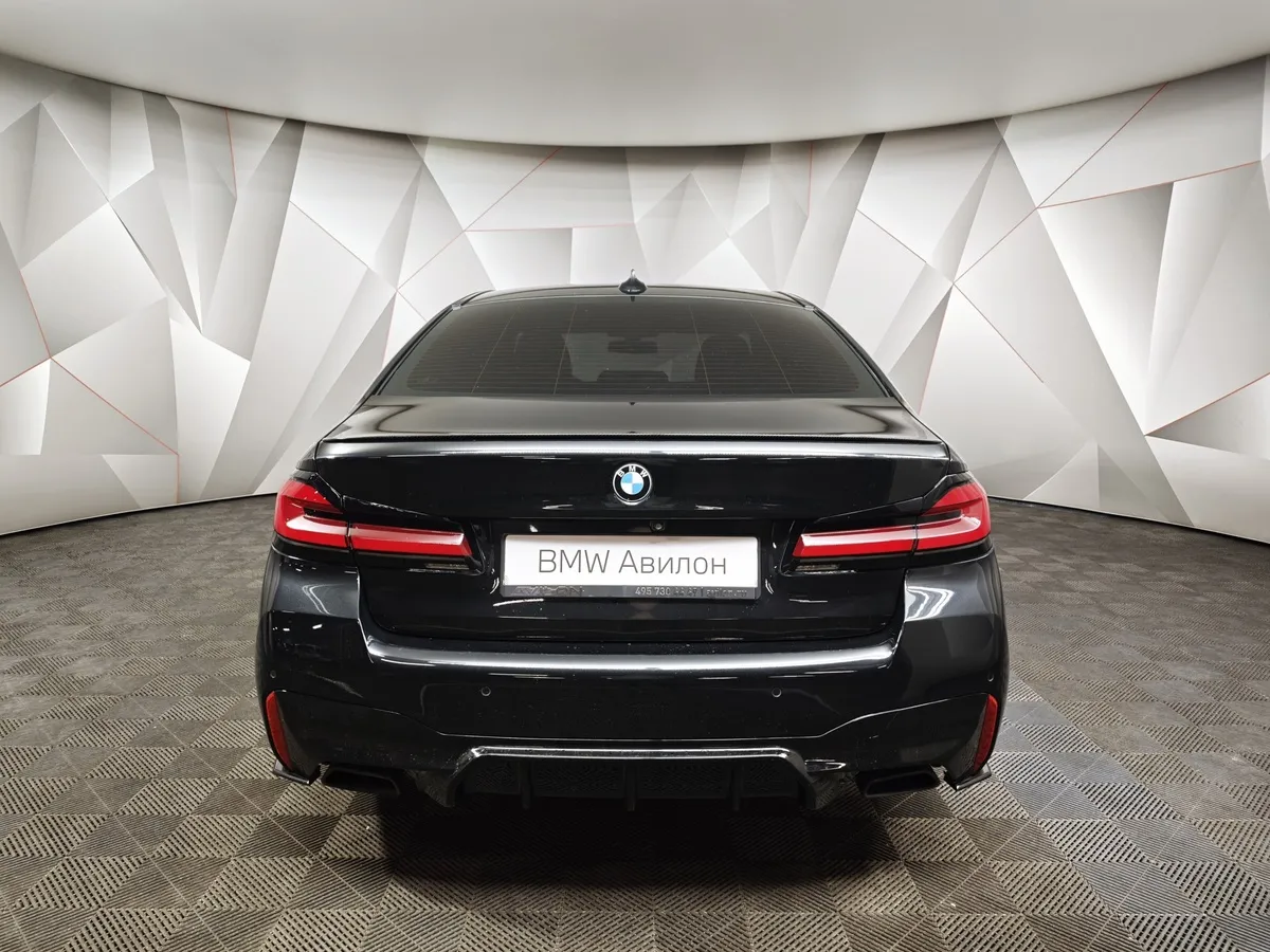 BMW 5 серия 530i xDrive Steptronic (249 л.с.) Черный в АВИЛОН. Слайд №4