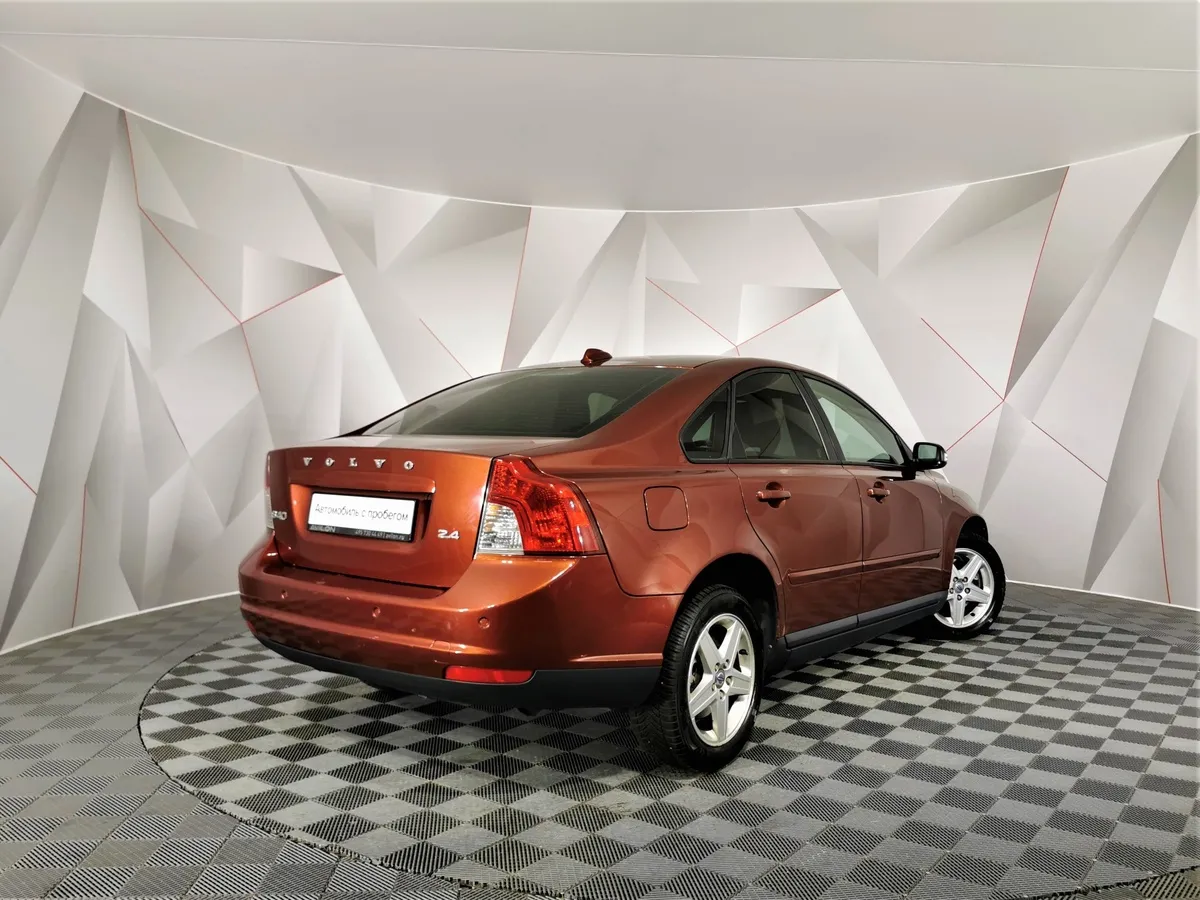 Volvo S40 2.4 Geartronic (140 л.с.) Красный в АВИЛОН. Слайд №2