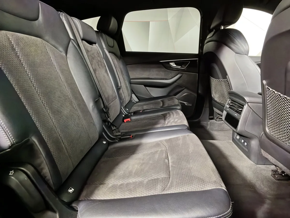Audi Q7 3.0 TDI Tiptronic quattro (286 л.с.) Черный в АВИЛОН. Слайд №16