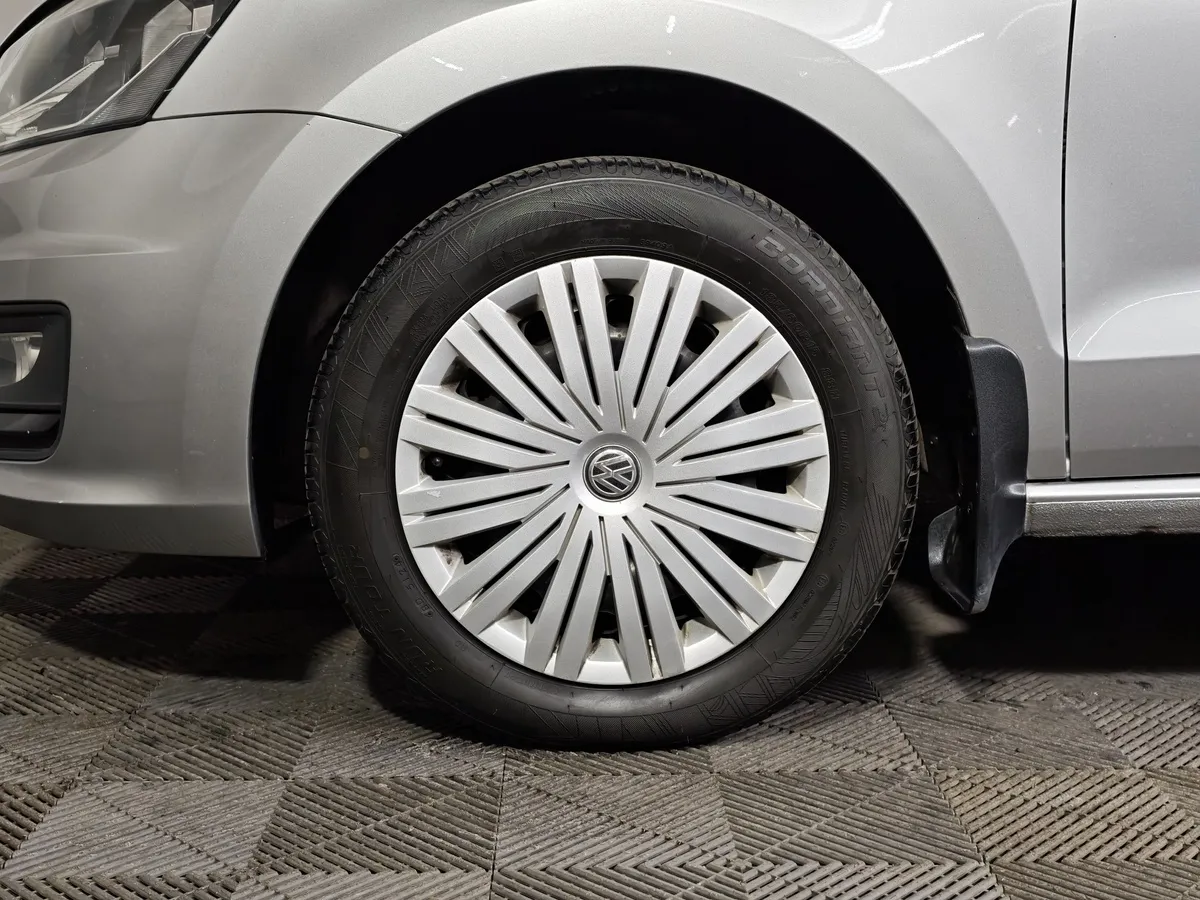 Volkswagen Polo 1.6 MPI AT (110 л.с.) Trendline Серебристый в АВИЛОН. Слайд №9