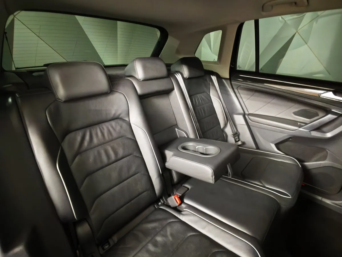 Volkswagen Tiguan 2.0 TSI 4Motion DSG (180 л.с.) City Черный в АВИЛОН. Слайд №17