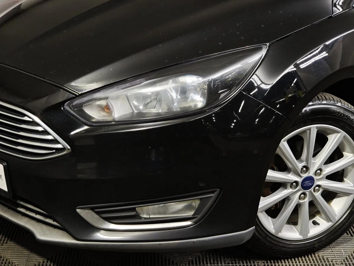 Ford Focus 1.5 EcoBoost AT (150 л.с.) Titanium Черный в АВИЛОН. Слайд №10