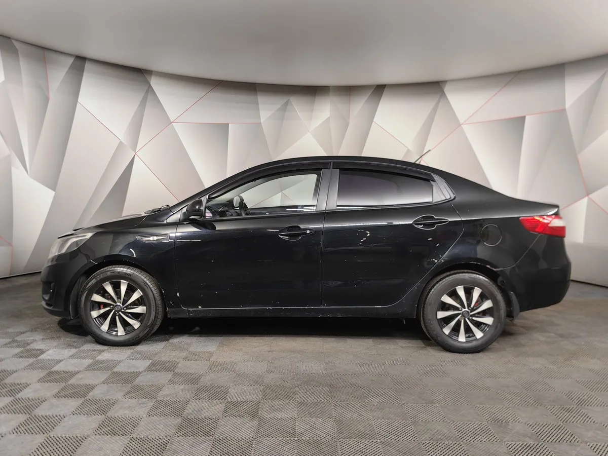 Kia Rio 1.4 MT (107 л.с.) Comfort Черный в АВИЛОН. Слайд №5