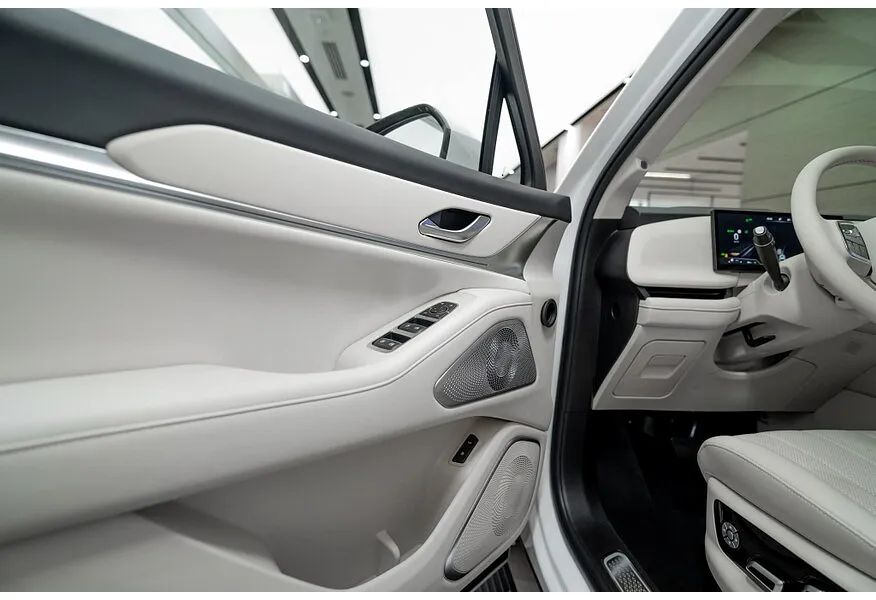 WEY 07 1.5 PHEV DHT AT 4WD (517 л.с.) Premium Белый в АВИЛОН. Слайд №11