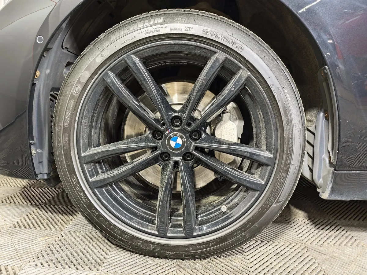 BMW 7 серия 730d xDrive Steptronic (249 л.с.) Base Локальная сборка Черный в АВИЛОН. Слайд №7
