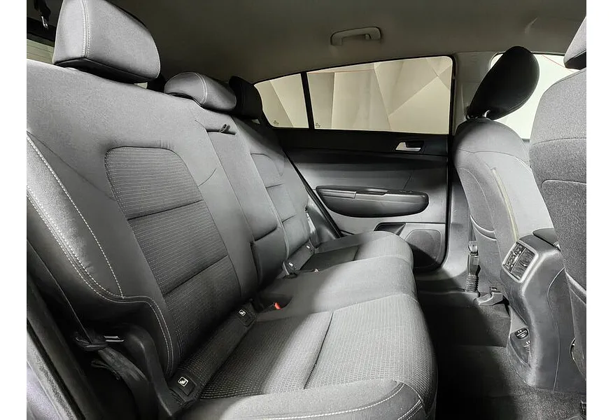 Kia Sportage 2.0 AT 4WD (150 л.с.) Luxe Серый в АВИЛОН. Слайд №15