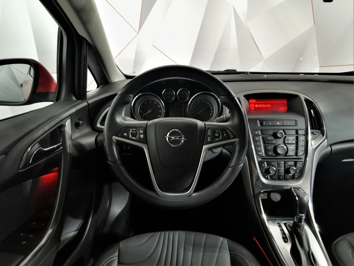 Opel Astra 1.6 AT (115 л.с.) Красный в АВИЛОН. Слайд №19