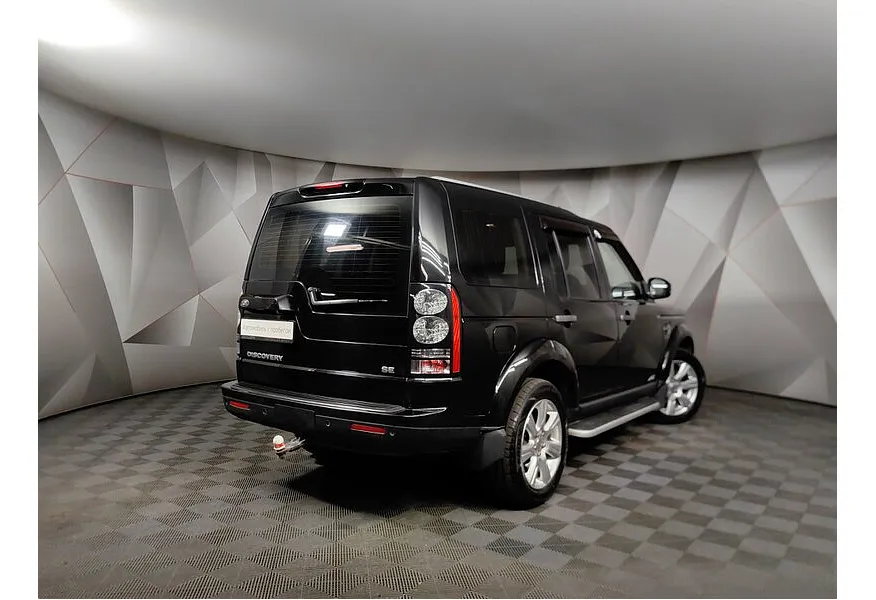 Land Rover Discovery 3.0 SDV6 AT 4WD (249 л.с.) Graphite LE Черный в АВИЛОН. Слайд №2