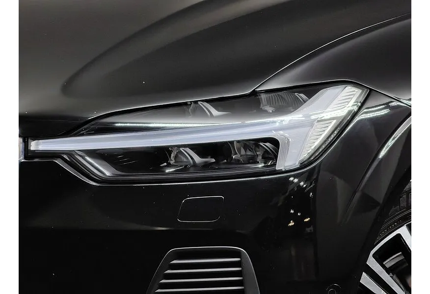 Volvo XC60 2.0 T5 AT AWD (249 л.с.) Черный в АВИЛОН. Слайд №10