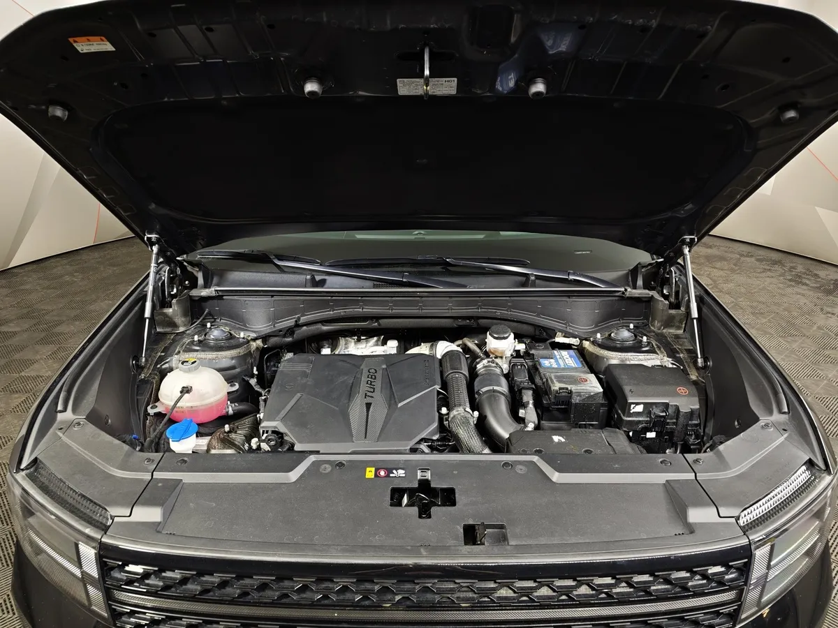 Hyundai Santa Fe 2.5 T-GDI 8DCT 4WD 6 seats (281 л.с.) Calligraphy Черный в АВИЛОН. Слайд №11