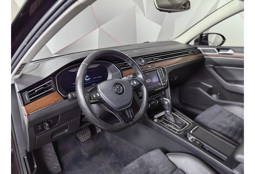 Volkswagen Passat 1.4 TSI BlueMotion DSG (150 л.с.) Trendline Черный в АВИЛОН. Слайд №18