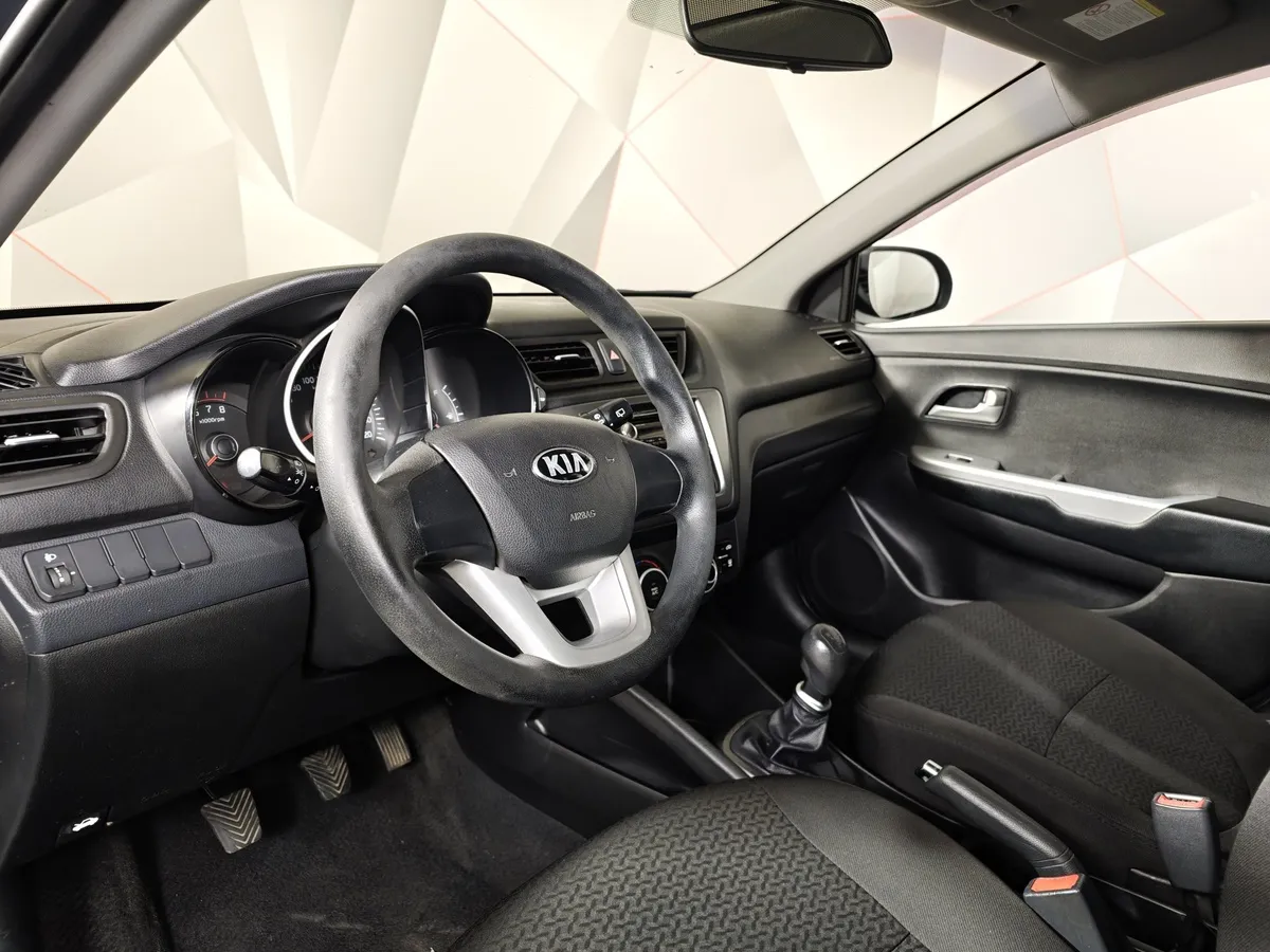 Kia Rio 1.4 MT (107 л.с.) Серый в АВИЛОН. Слайд №19