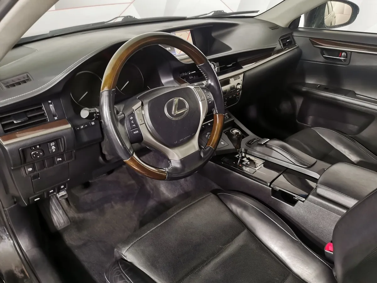 Lexus ES 250 AT (184 л.с.) Comfort Черный в АВИЛОН. Слайд №18