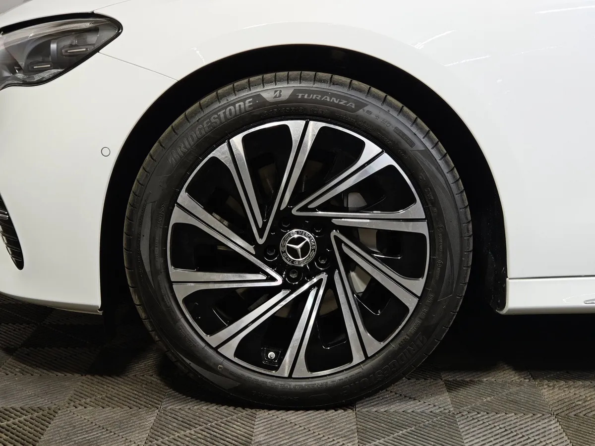 Mercedes-Benz E-Класс E 300 4MATIC (258 л.с.) Белый в АВИЛОН. Слайд №9