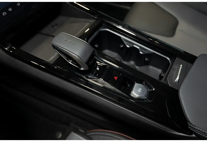 Geely Cityray 1.5T 7DCT 2WD (150 л.с.) Flagship Серебристый в АВИЛОН. Слайд №15