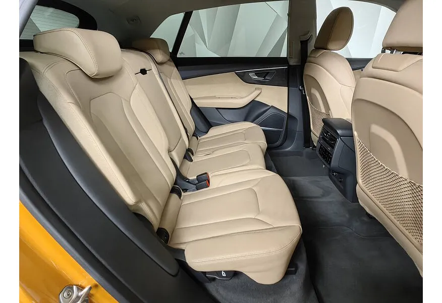 Audi Q8 55 TFSI Tiptronic quattro (340 л.с.) Оранжевый в АВИЛОН. Слайд №16