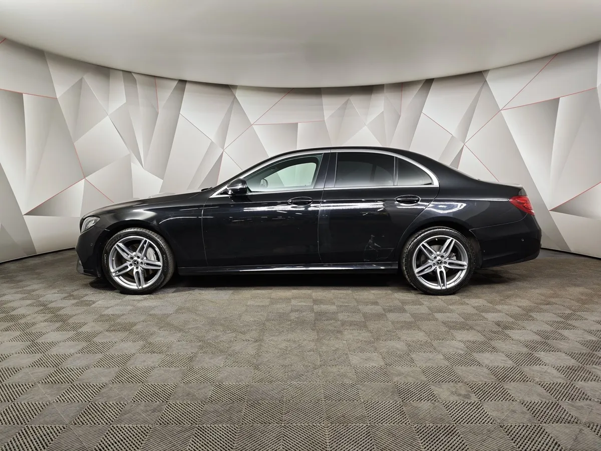 Mercedes-Benz E-Класс E 200 4MATIC 9G-TRONIC (184 л.с.) Sport Черный в АВИЛОН. Слайд №5