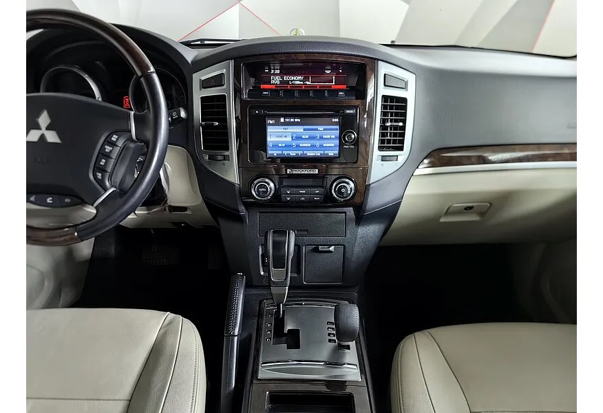 Mitsubishi Pajero 3.8 AT (250 л.с.) Белый в АВИЛОН. Слайд №14