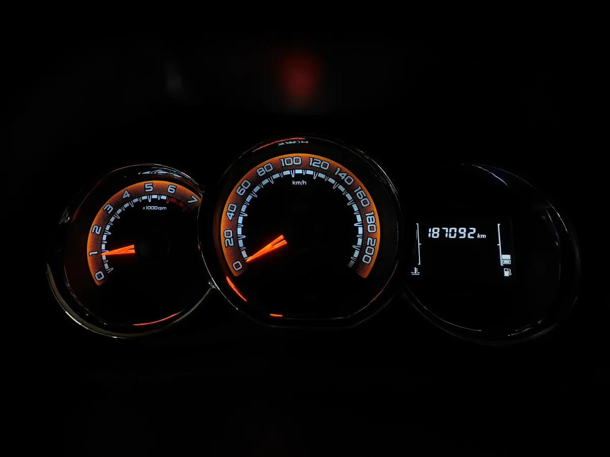 ВАЗ (Lada) Largus 1.6 MT 16 кл (5 мест) (106 л.с.) KS045-52-X00 Luxe Красный в АВИЛОН. Слайд №18
