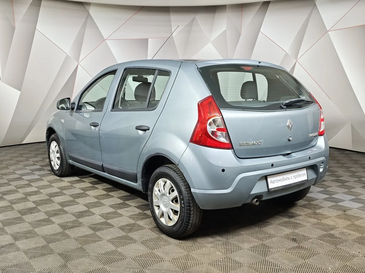 Renault Sandero 1.6 MT (84 л.с.) Синий в АВИЛОН. Слайд №4