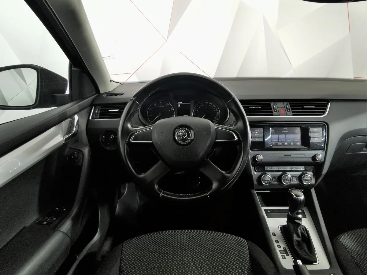 Skoda Octavia 1.6 MPI AT (110 л.с.) Коричневый в АВИЛОН. Слайд №19