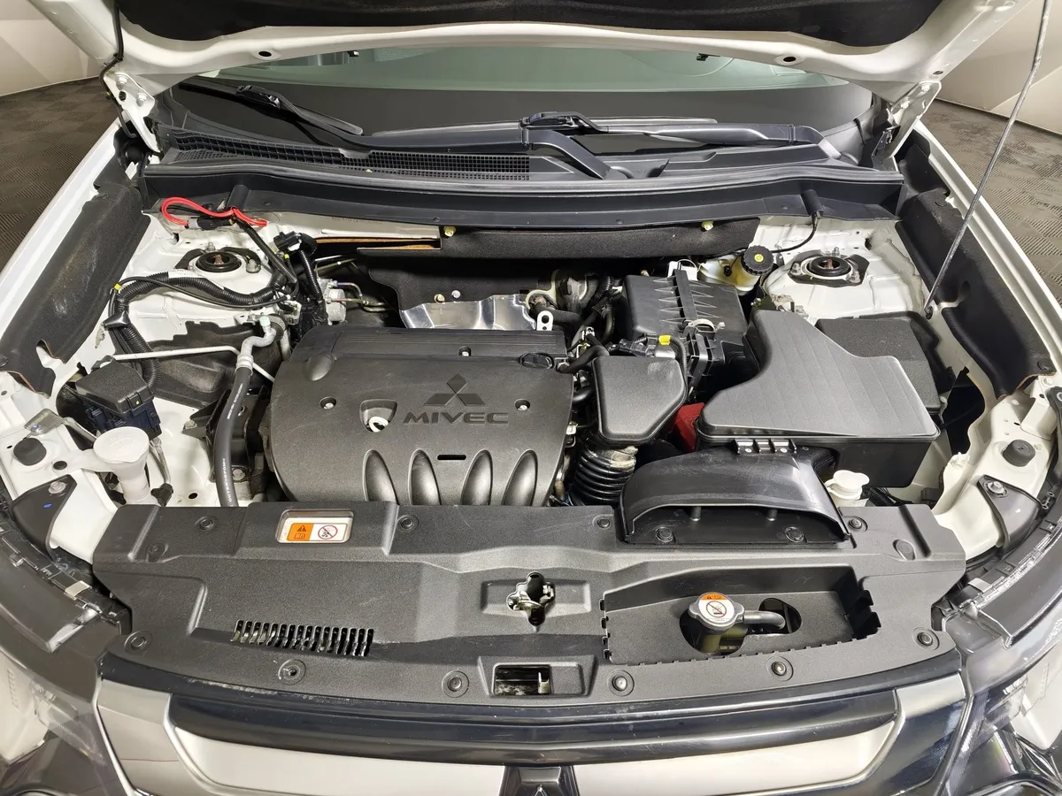 Mitsubishi Outlander 2.0 CVT (146 л.с.) Invite Белый в АВИЛОН. Слайд №11