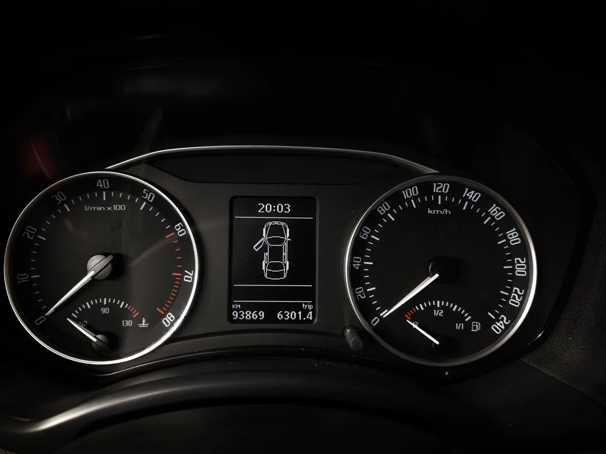 Skoda Octavia 1.8 TSI DSG (160 л.с.) Красный в АВИЛОН. Слайд №17