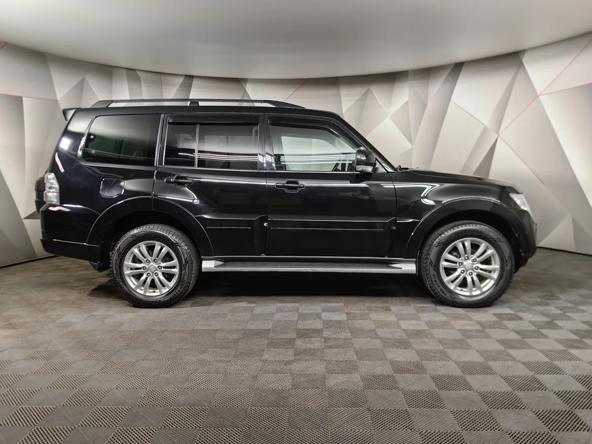 Mitsubishi Pajero 3.0 AT AWD (178 л.с.) Черный в АВИЛОН. Слайд №6