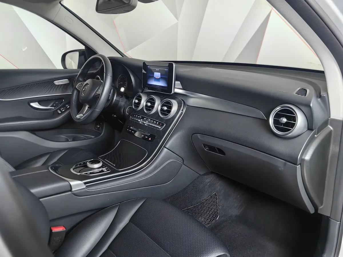 Mercedes-Benz GLC 250 9G-TRONIC 4MATIC (211 л.с.) Premium Серебристый в АВИЛОН. Слайд №13 Mercedes-Benz GLC 250 9G-TRONIC 4MATIC (211 л.с.) Premium Серебристый в АВИЛОН. Слайд №13