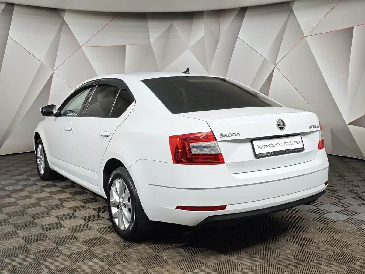 Skoda Octavia 1.6 MPI AT (110 л.с.) Белый в АВИЛОН. Слайд №4