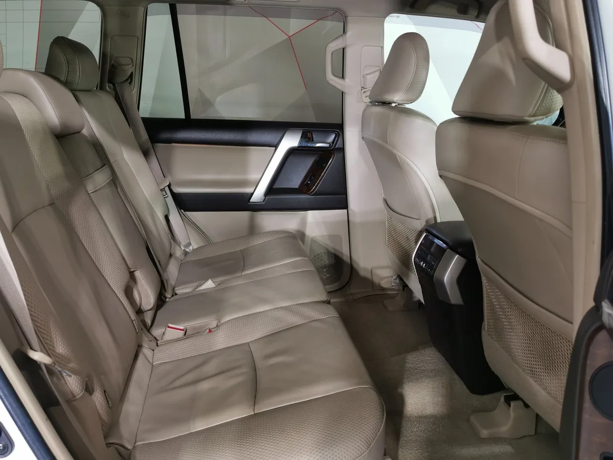 Toyota Land Cruiser Prado 4.0 AT 4WD (282 л.с.) Белый в АВИЛОН. Слайд №15